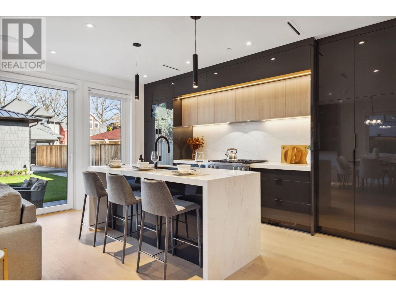 2 3081 W 14th Avenue, Vancouver, British Columbia  V6K 2X7 - Photo 9 - R2979502