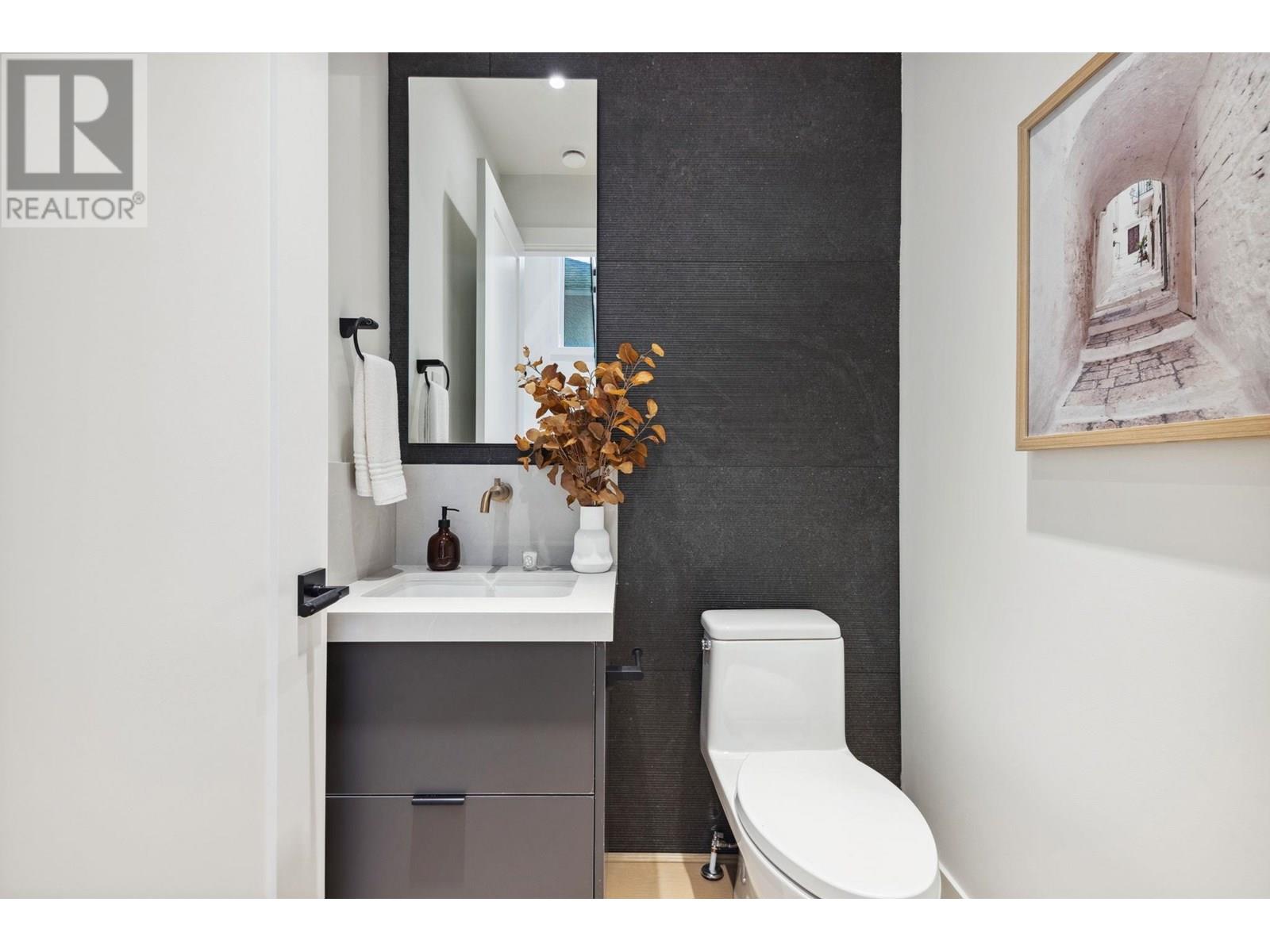 2 3081 W 14th Avenue, Vancouver, British Columbia  V6K 2X7 - Photo 24 - R2979502