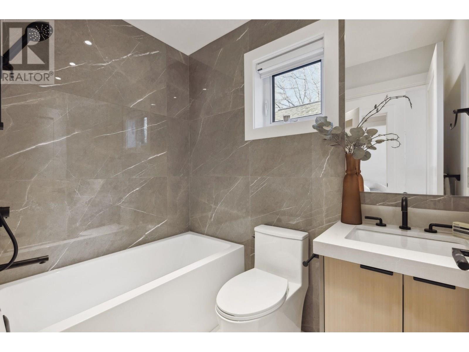 2 3081 W 14th Avenue, Vancouver, British Columbia  V6K 2X7 - Photo 23 - R2979502