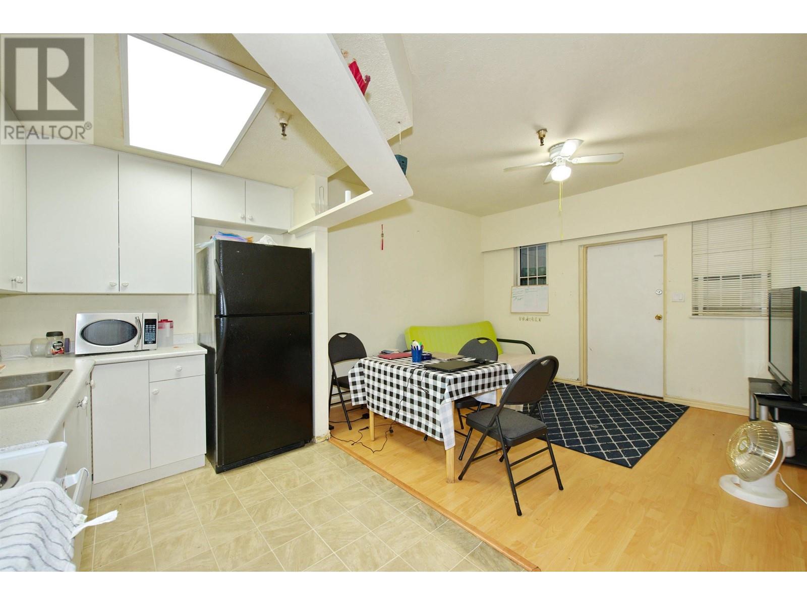 2 862 E Broadway, Vancouver, British Columbia  V5T 1Y1 - Photo 4 - R2983316