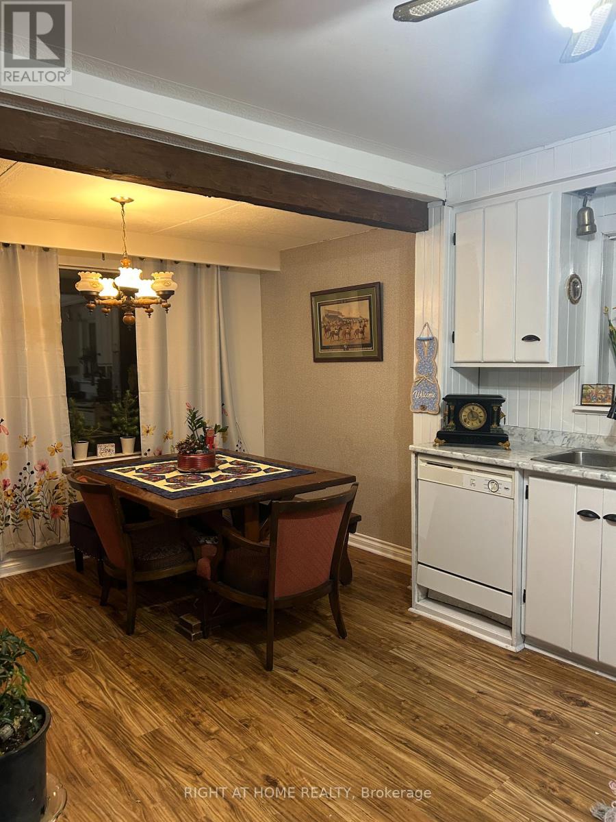 Property at 195 LAKELAND CRESCENT image 3
