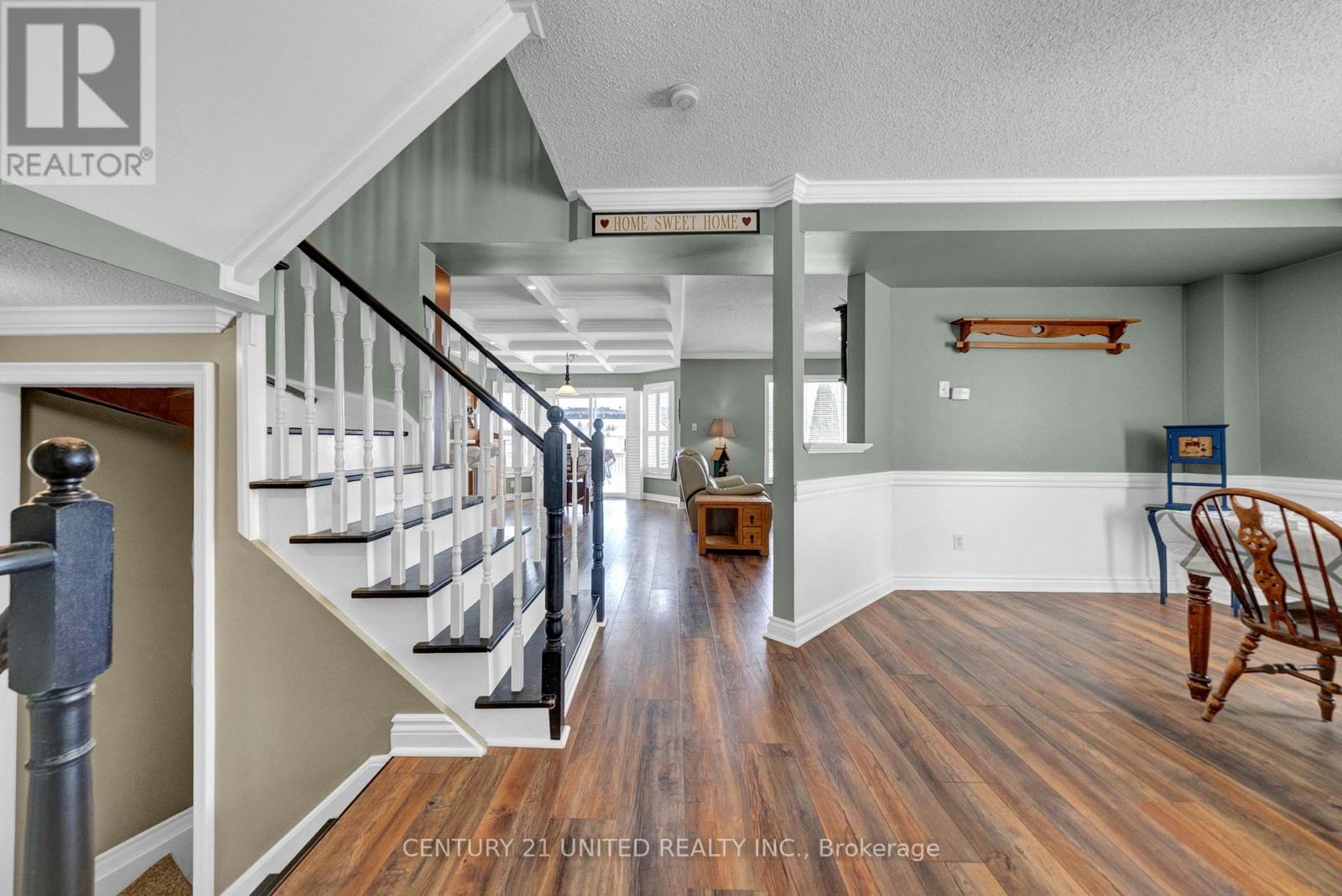 Property at 3 GREENWAY BOULEVARD image 4