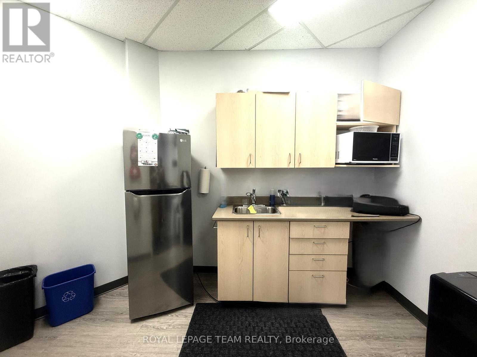 115 - 106 Colonnade Road, Ottawa, Ontario  K2E 7L6 - Photo 10 - X12051341