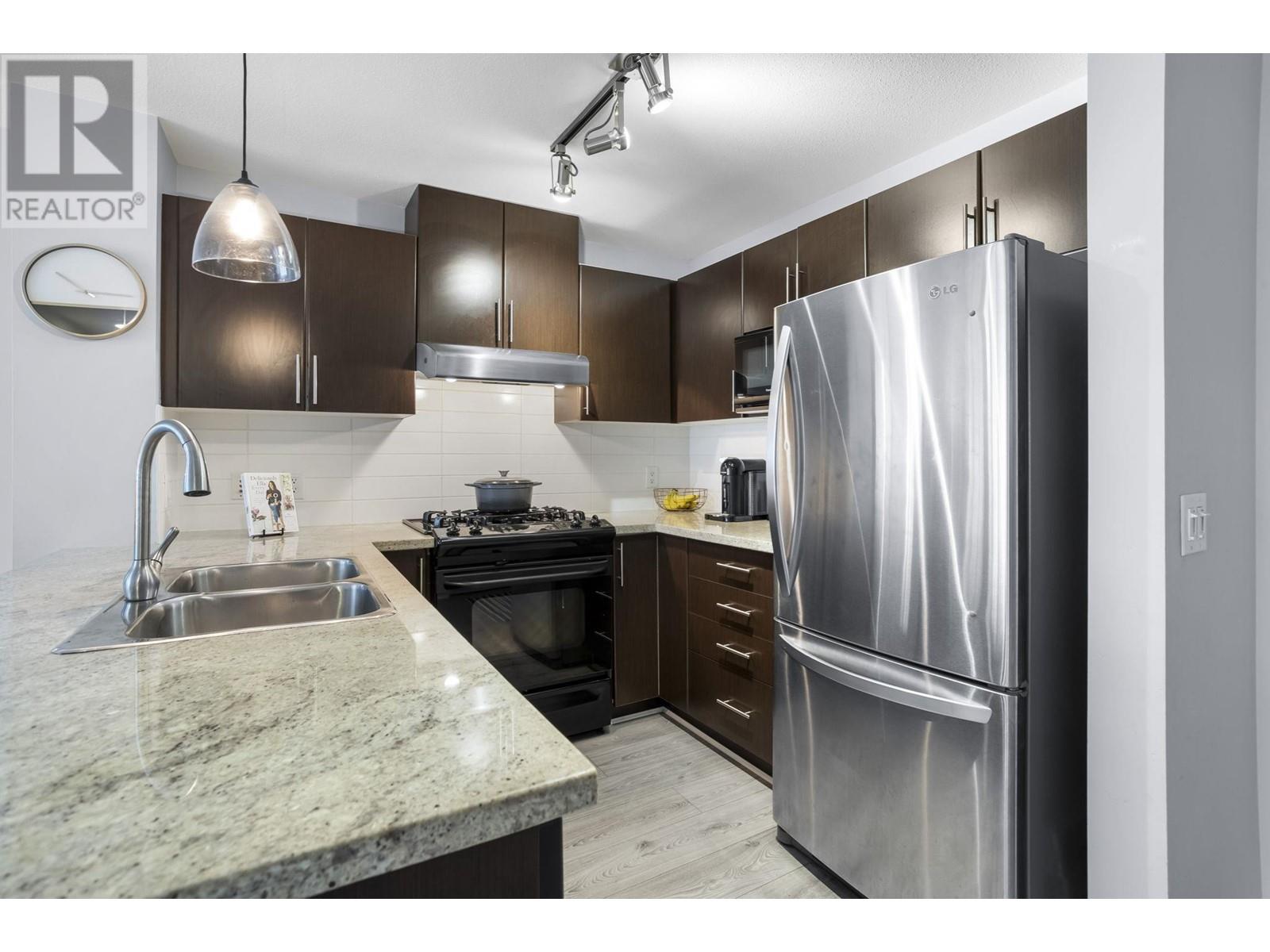 313 700 Klahanie Drive, Port Moody, British Columbia  V3H 5L3 - Photo 10 - R2983508