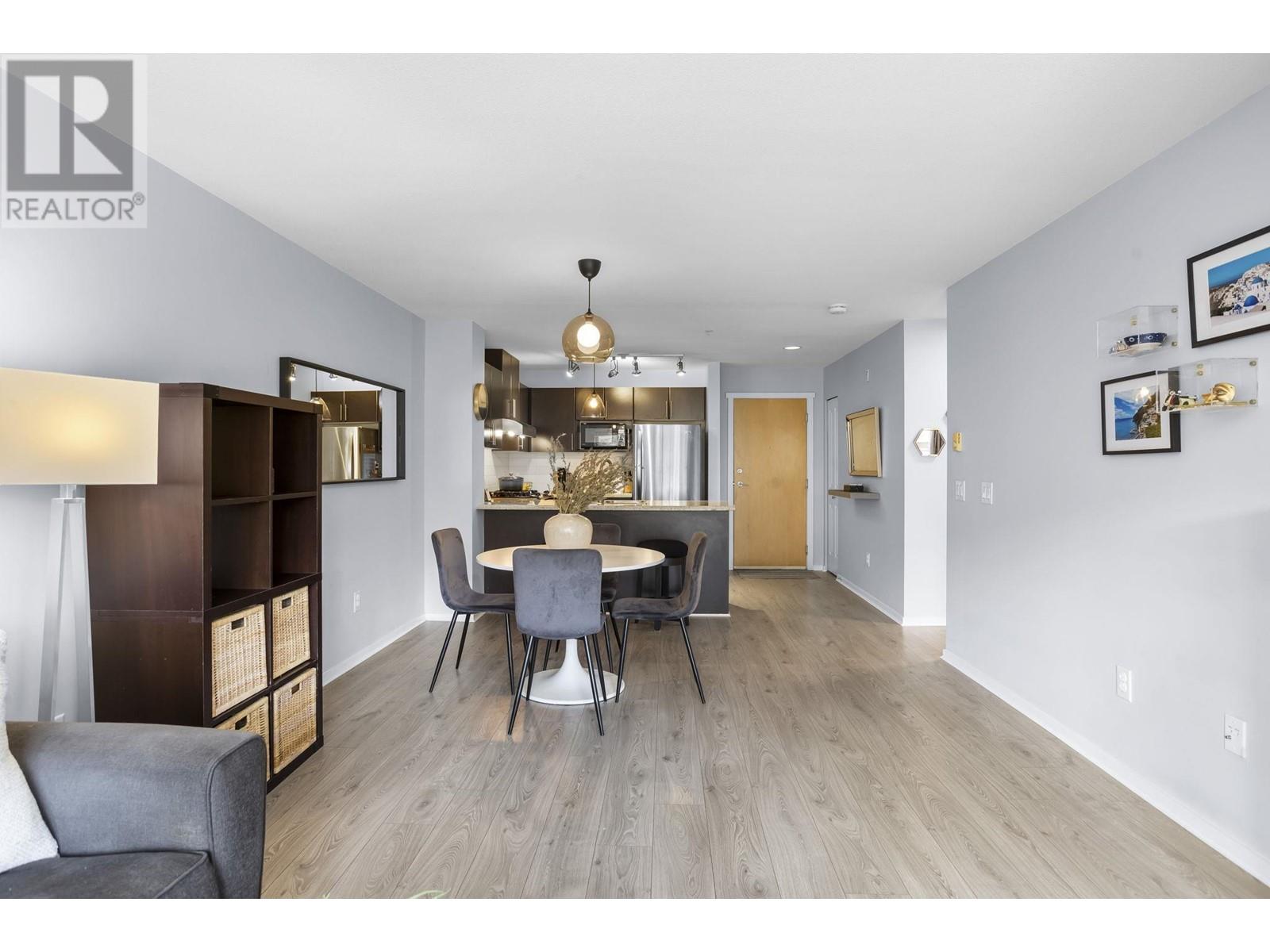313 700 Klahanie Drive, Port Moody, British Columbia  V3H 5L3 - Photo 5 - R2983508