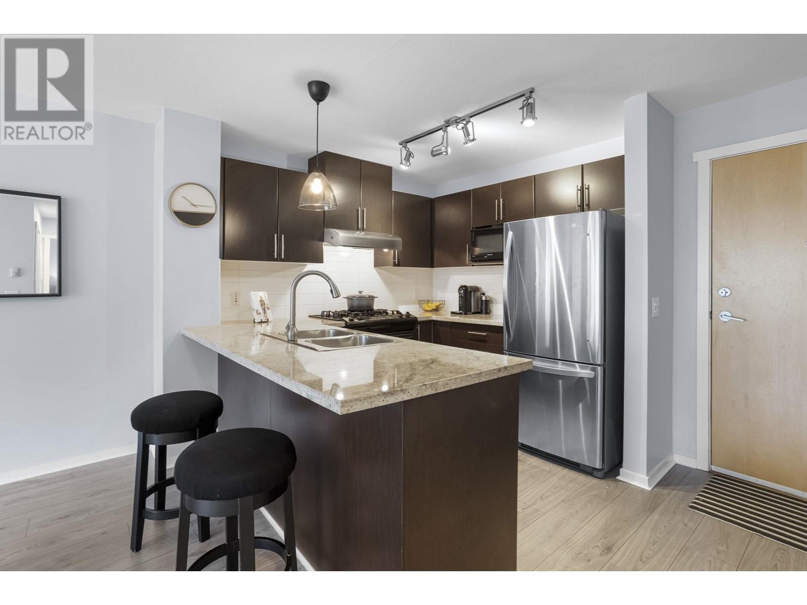 313 700 Klahanie Drive, Port Moody, British Columbia  V3H 5L3 - Photo 8 - R2983508