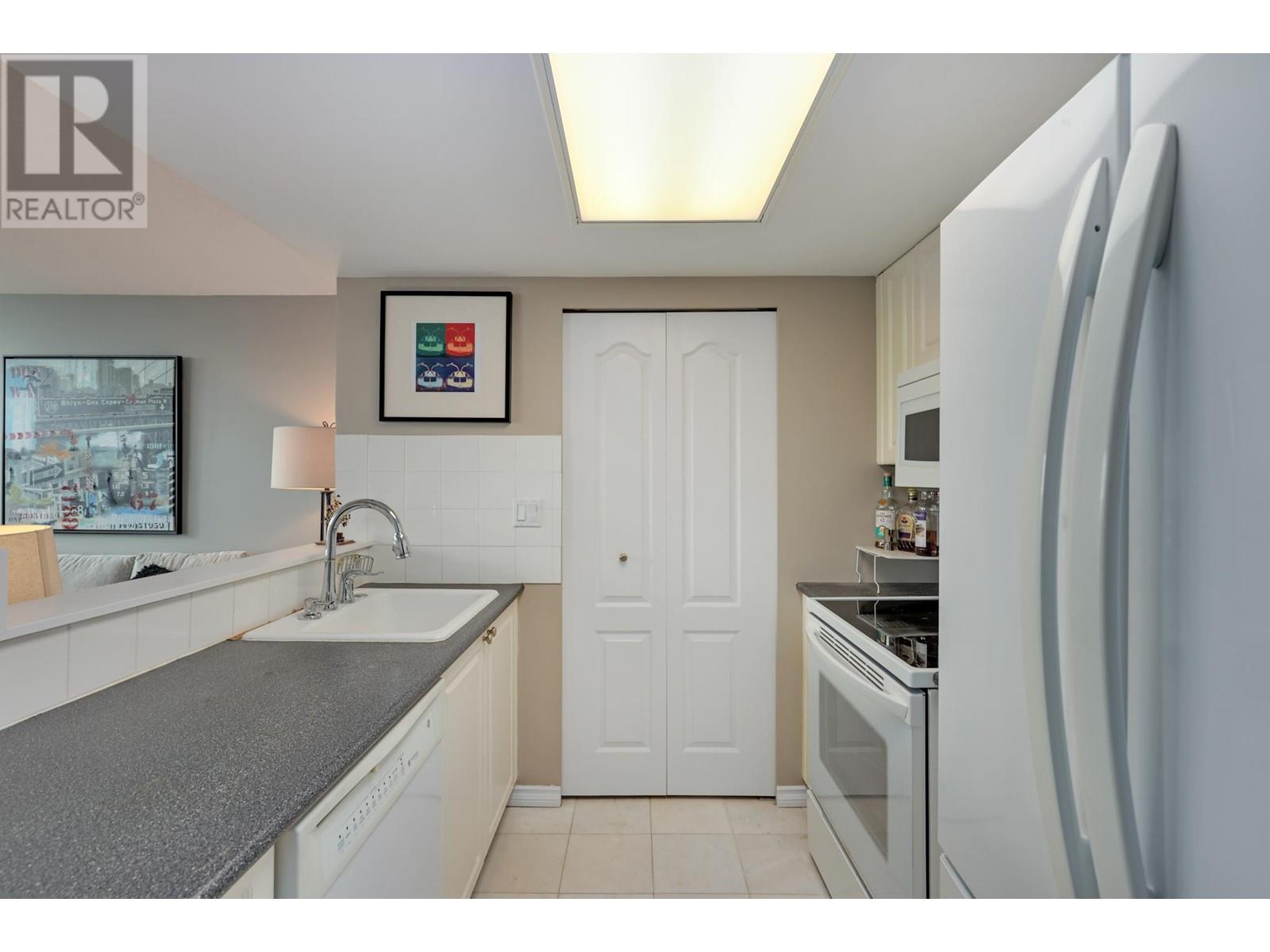 702 567 Lonsdale Avenue, North Vancouver, British Columbia  V7M 2G6 - Photo 8 - R2983532