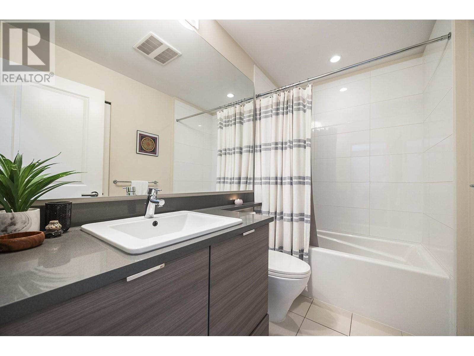 203 2665 Mountain Highway, North Vancouver, British Columbia  V7J 0A8 - Photo 26 - R2983536