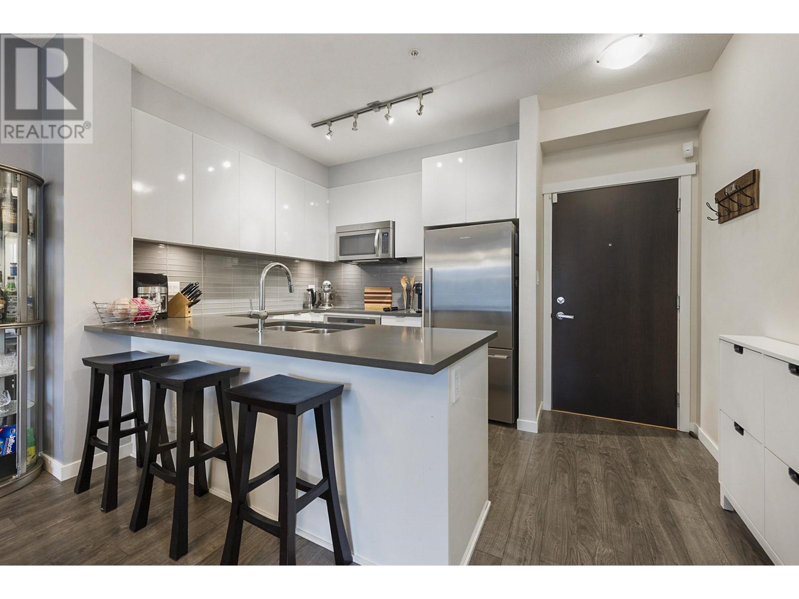 203 2665 Mountain Highway, North Vancouver, British Columbia  V7J 0A8 - Photo 8 - R2983536