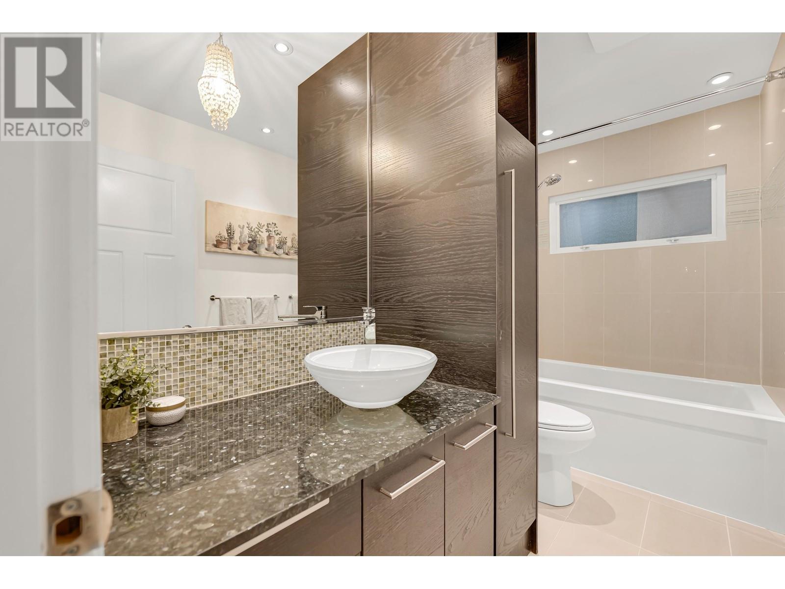 2354 Treetop Lane, North Vancouver, British Columbia  V7H 2K5 - Photo 18 - R2983554