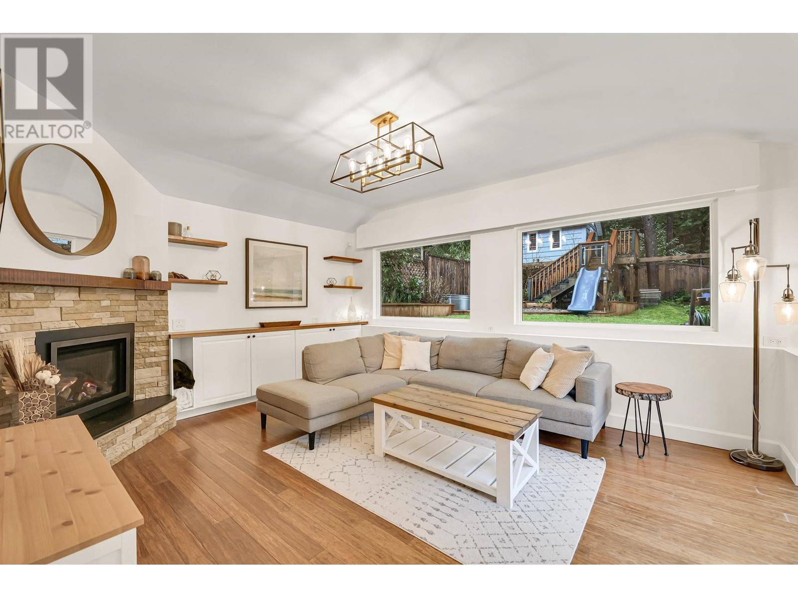 2354 Treetop Lane, North Vancouver, British Columbia  V7H 2K5 - Photo 2 - R2983554