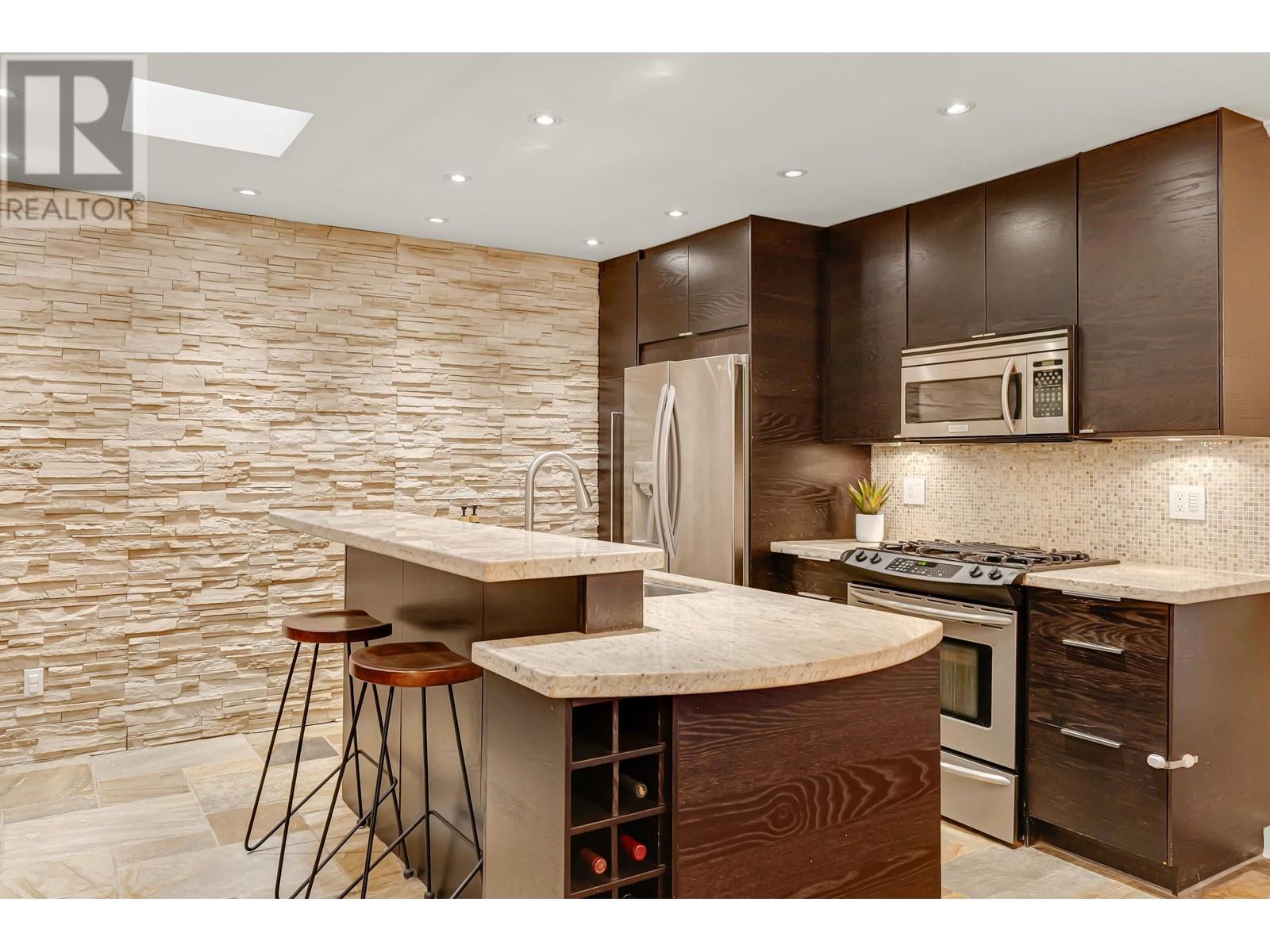 2354 Treetop Lane, North Vancouver, British Columbia  V7H 2K5 - Photo 5 - R2983554