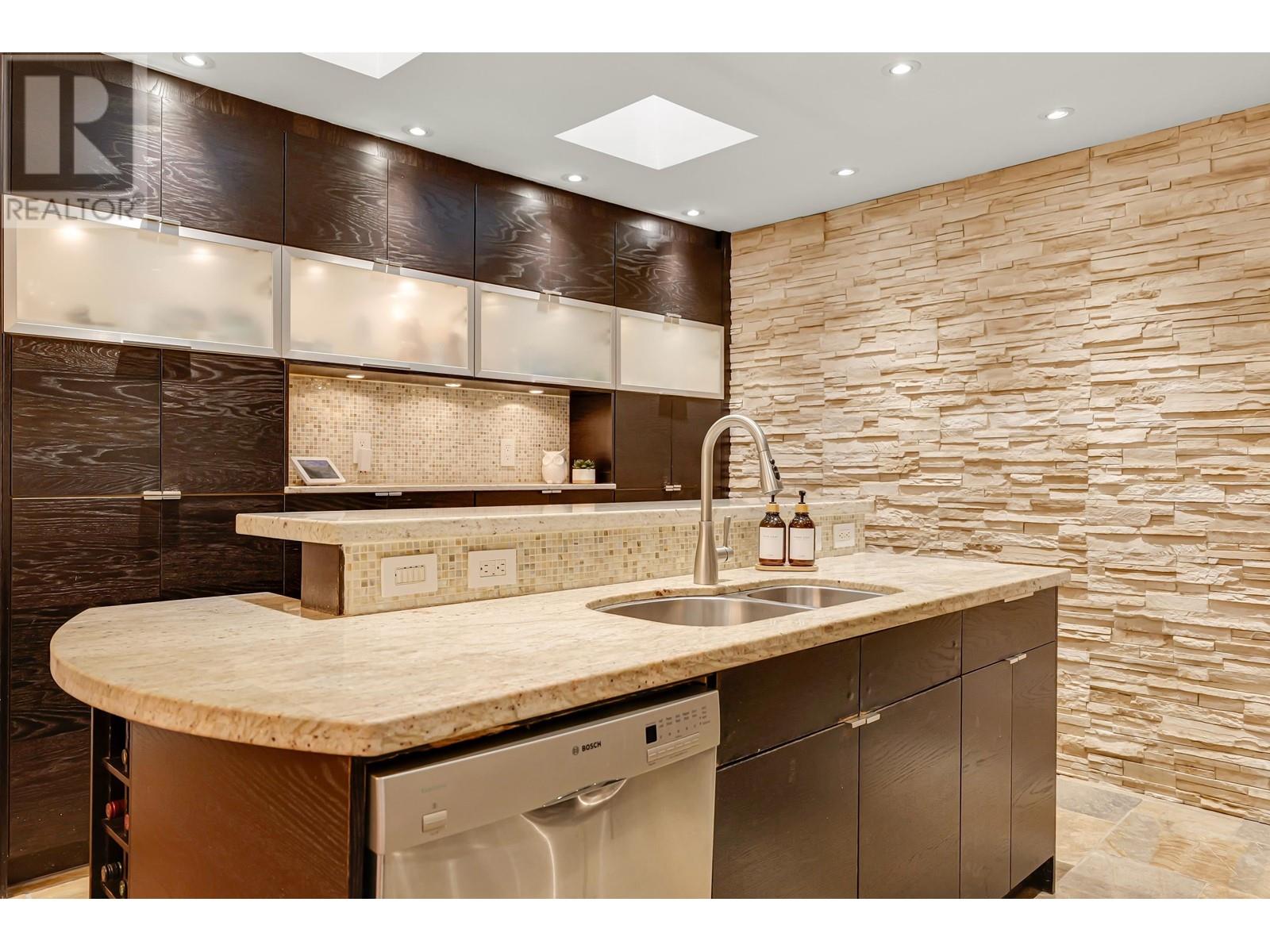 2354 Treetop Lane, North Vancouver, British Columbia  V7H 2K5 - Photo 6 - R2983554