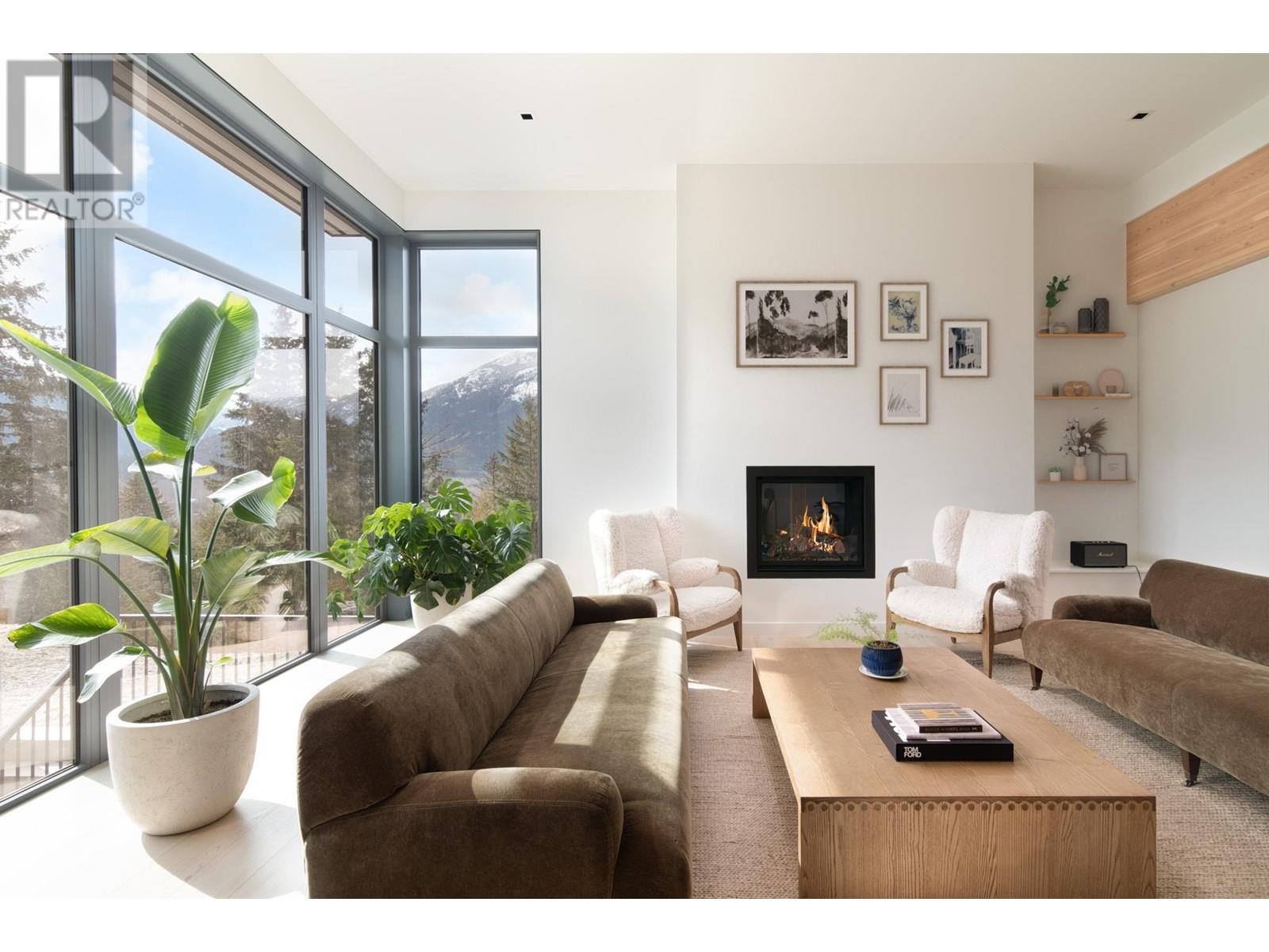 7510 Pebble Creek Drive, Pemberton, British Columbia  V0N 2L1 - Photo 2 - R2983210