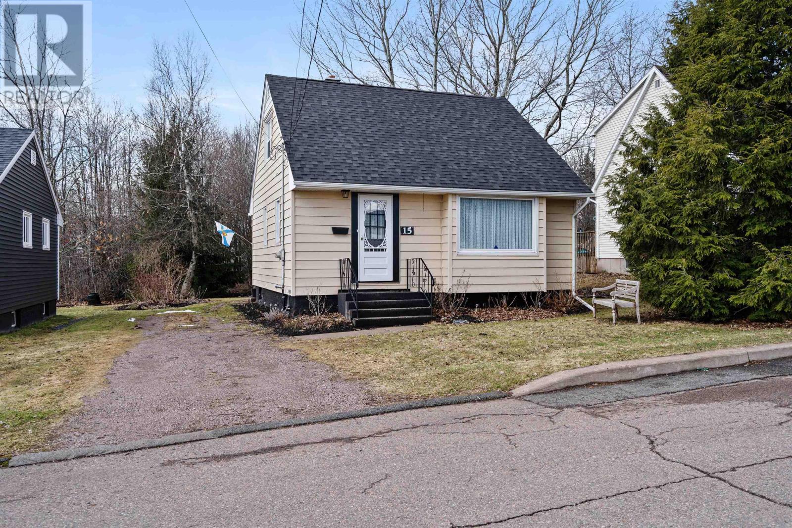 15 Westminster Avenue, Amherst, Nova Scotia  B4H 3V1 - Photo 1 - 202506272