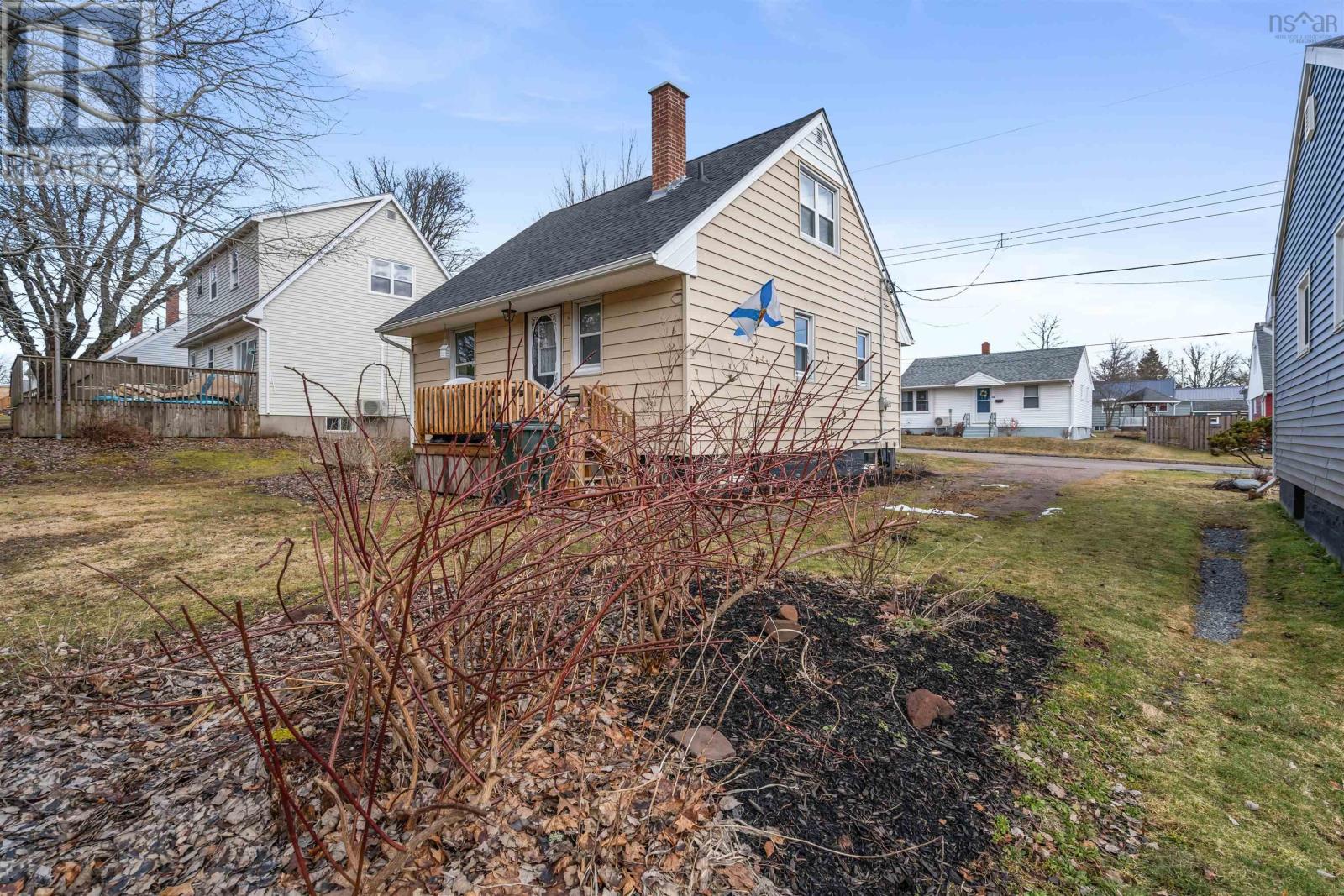 15 Westminster Avenue, Amherst, Nova Scotia  B4H 3V1 - Photo 5 - 202506272