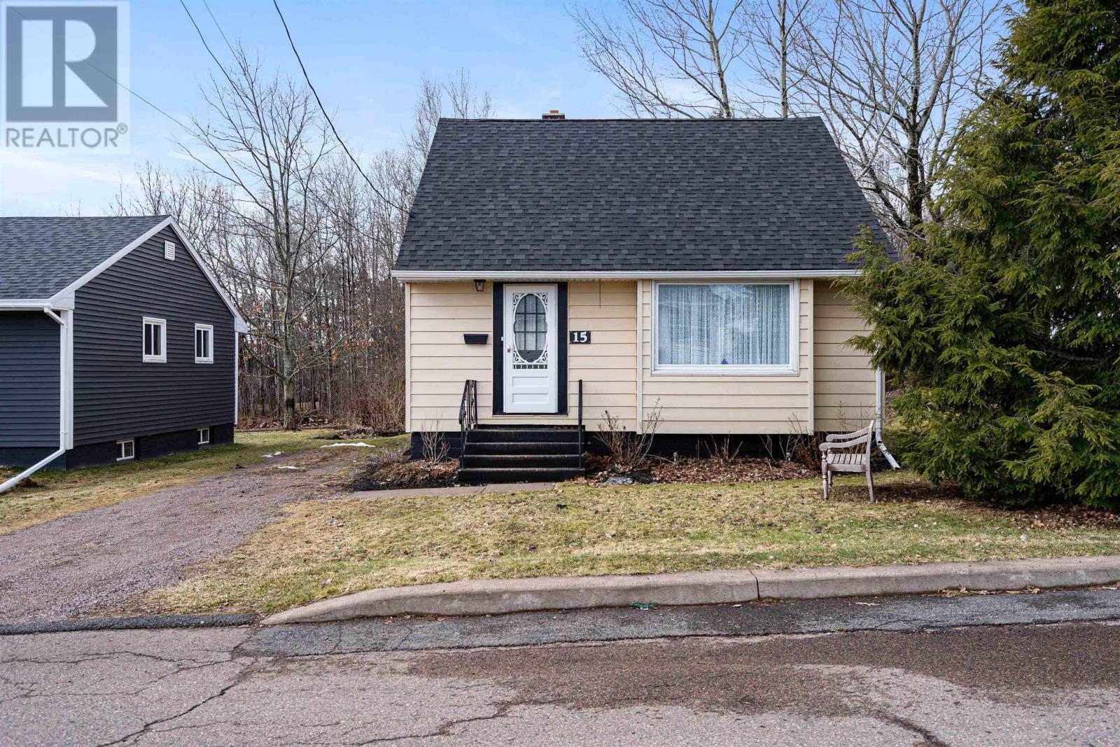 15 Westminster Avenue, Amherst, Nova Scotia  B4H 3V1 - Photo 9 - 202506272