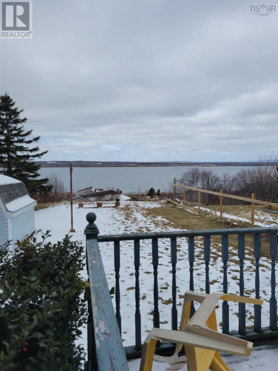 93 Manse Street, Sydney, Nova Scotia  B1N 1C8 - Photo 3 - 202506287