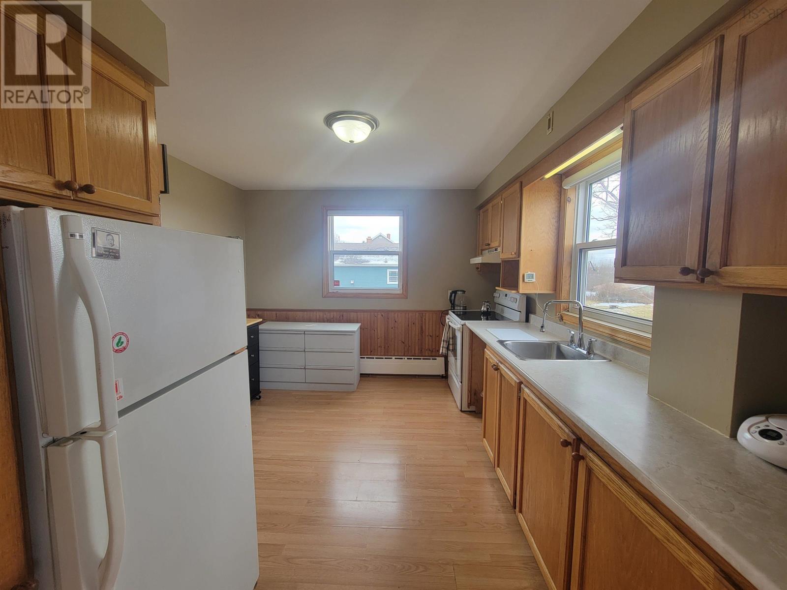 93 Manse Street, Sydney, Nova Scotia  B1N 1C8 - Photo 5 - 202506287