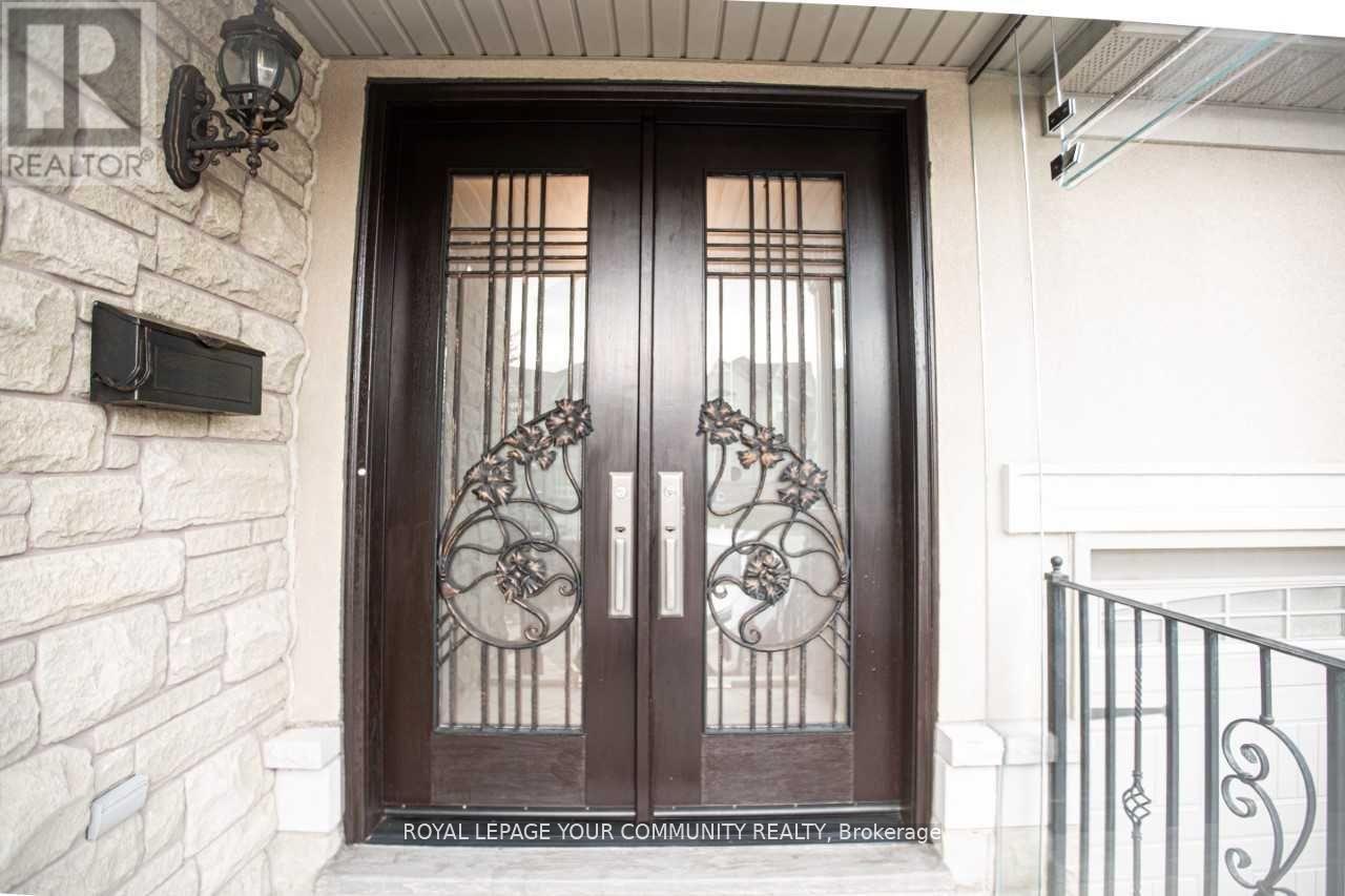 Property at 35 VANDERVOORT DRIVE image 3