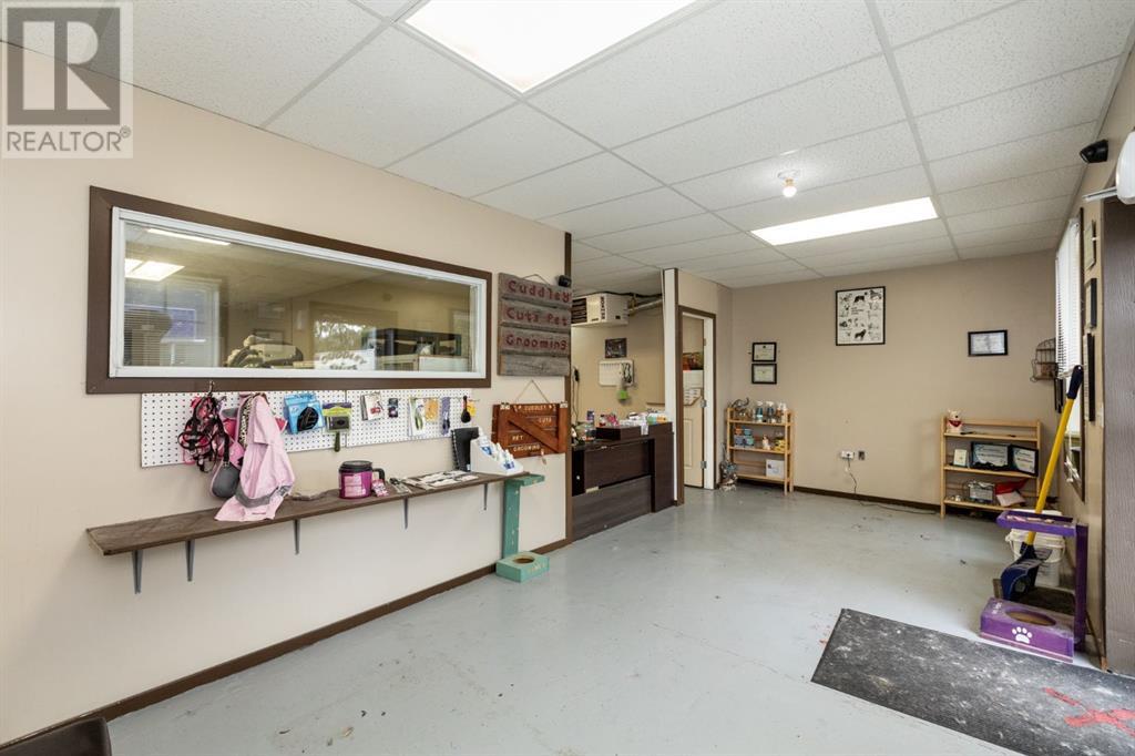 5048 50 Street, Innisfail, Alberta  T4G 1S7 - Photo 3 - A2167577
