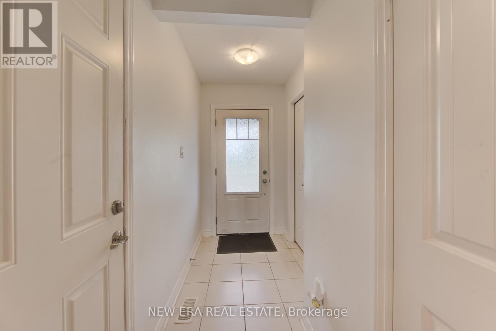 Property at 34 ARLINGTON CRESCENT image 4