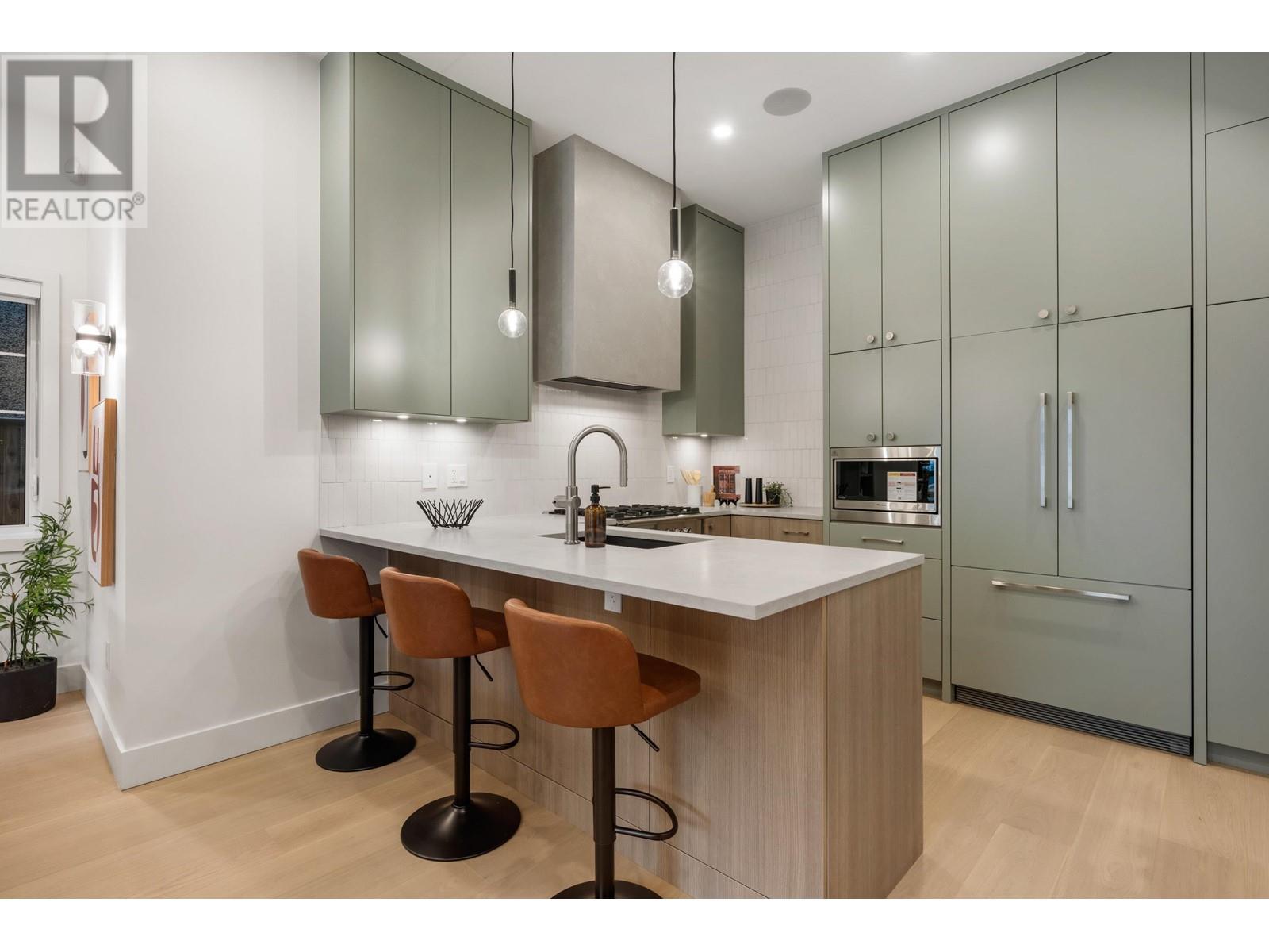 Listing Picture 8 of 28 : 1317 E 18TH AVENUE, Vancouver / 溫哥華 - 魯藝地產 Yvonne Lu Group - MLS Medallion Club Member