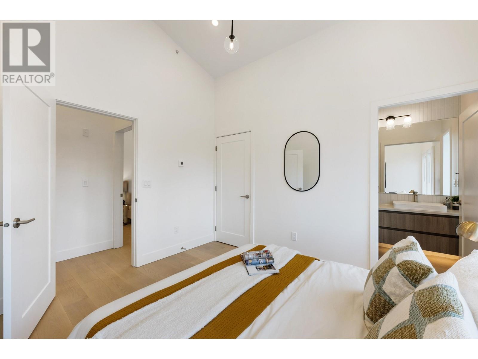 Listing Picture 14 of 27 : 1315 E 18TH AVENUE, Vancouver / 溫哥華 - 魯藝地產 Yvonne Lu Group - MLS Medallion Club Member