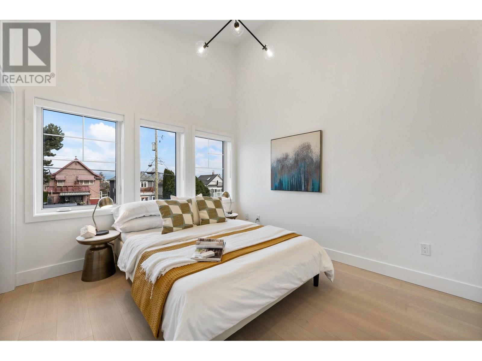 Listing Picture 13 of 27 : 1315 E 18TH AVENUE, Vancouver / 溫哥華 - 魯藝地產 Yvonne Lu Group - MLS Medallion Club Member