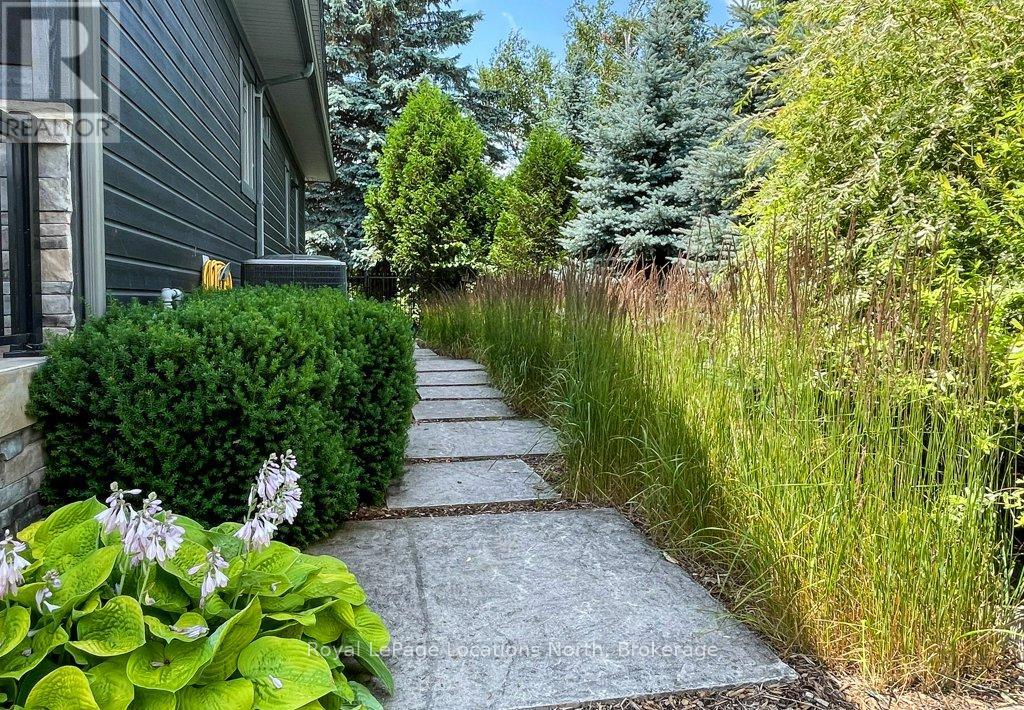 104 Hoggard Court, Blue Mountains, Ontario  N0H 2P0 - Photo 4 - X12051517