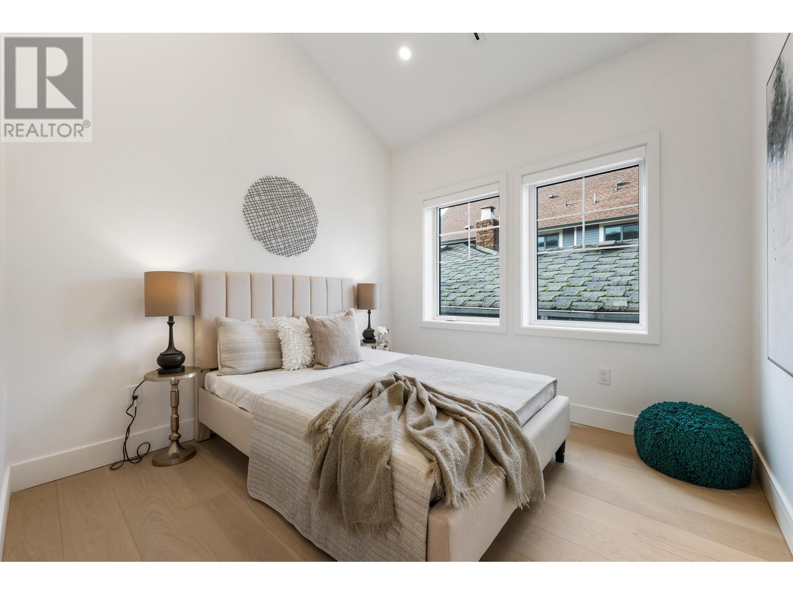 Listing Picture 19 of 27 : 1315 E 18TH AVENUE, Vancouver / 溫哥華 - 魯藝地產 Yvonne Lu Group - MLS Medallion Club Member