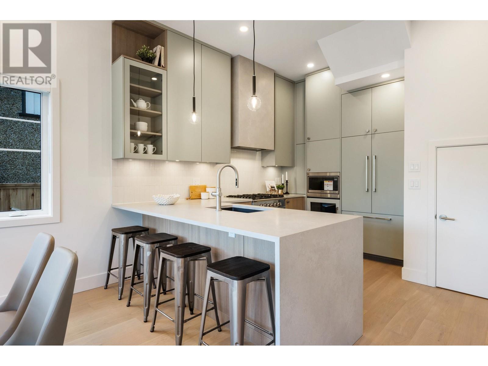 Listing Picture 8 of 27 : 1315 E 18TH AVENUE, Vancouver / 溫哥華 - 魯藝地產 Yvonne Lu Group - MLS Medallion Club Member