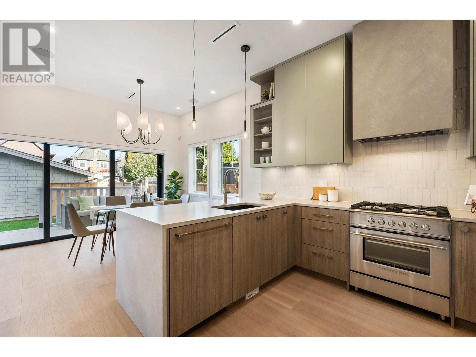 Listing Picture 10 of 27 : 1315 E 18TH AVENUE, Vancouver / 溫哥華 - 魯藝地產 Yvonne Lu Group - MLS Medallion Club Member