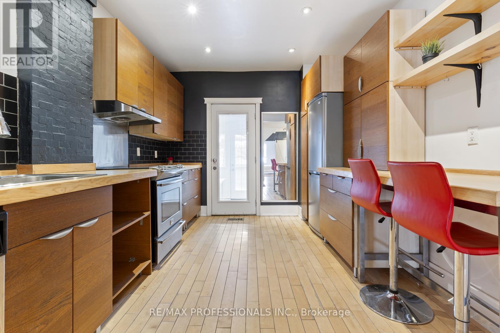 179 Marion Street, Toronto (High Park-Swansea), Ontario  M6R 1E9 - Photo 10 - W12051307