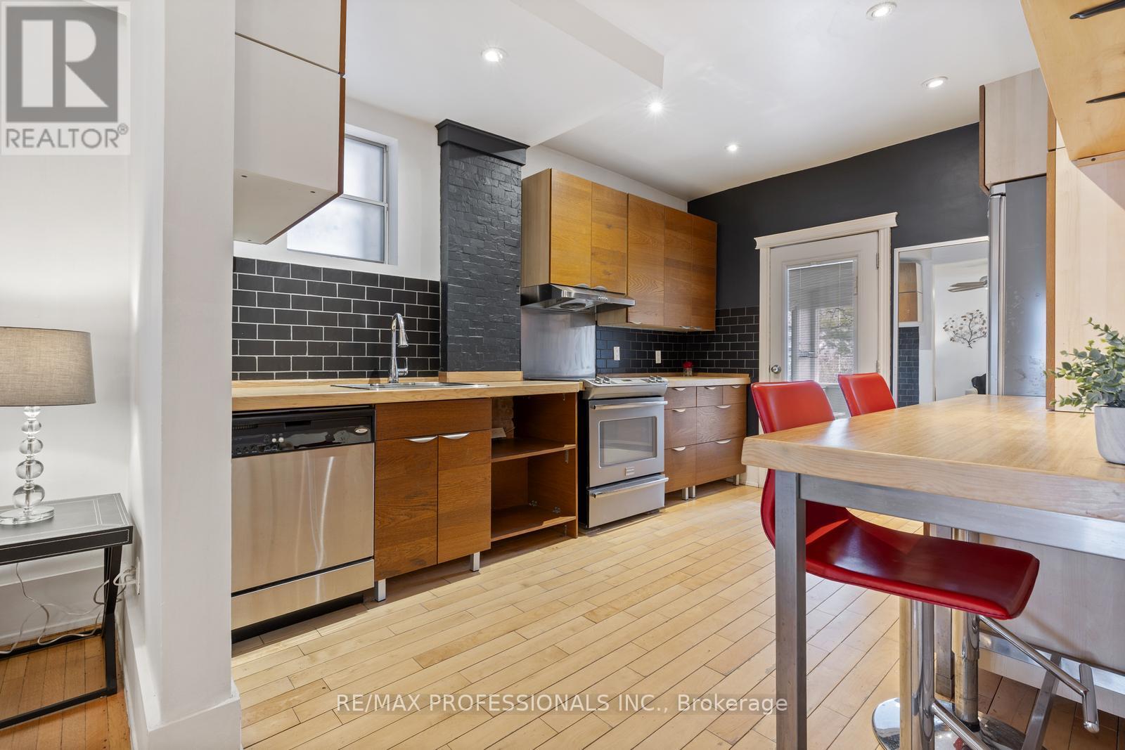 179 Marion Street, Toronto (High Park-Swansea), Ontario  M6R 1E9 - Photo 11 - W12051307