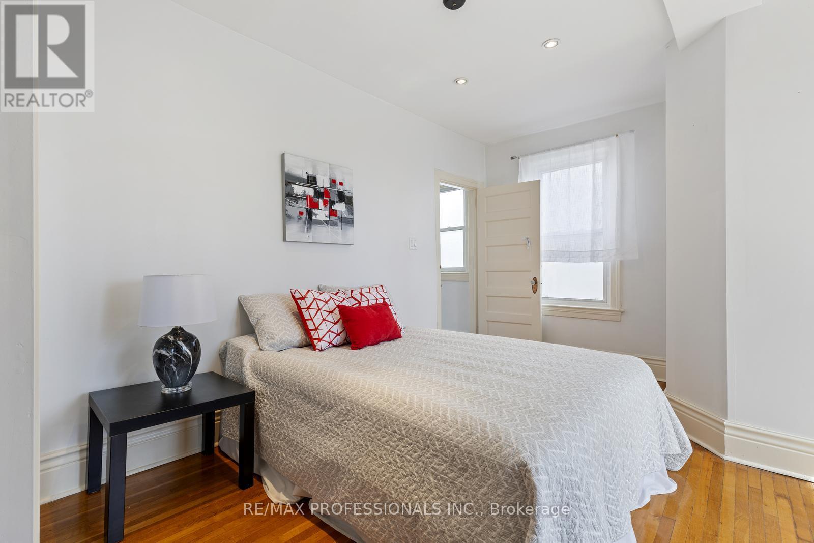 179 Marion Street, Toronto (High Park-Swansea), Ontario  M6R 1E9 - Photo 15 - W12051307