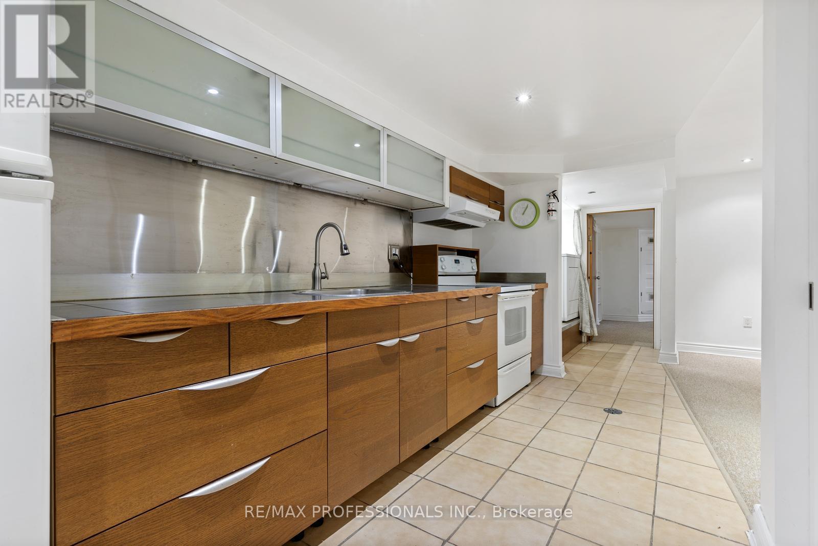 179 Marion Street, Toronto (High Park-Swansea), Ontario  M6R 1E9 - Photo 30 - W12051307