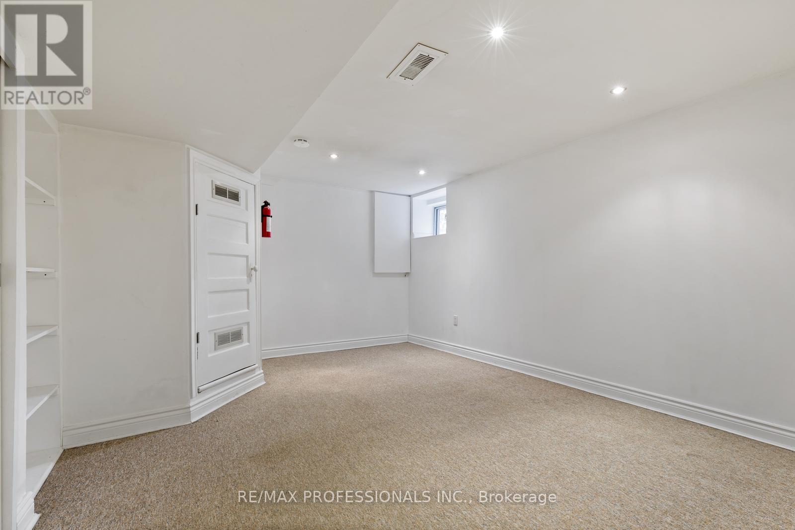 179 Marion Street, Toronto (High Park-Swansea), Ontario  M6R 1E9 - Photo 34 - W12051307