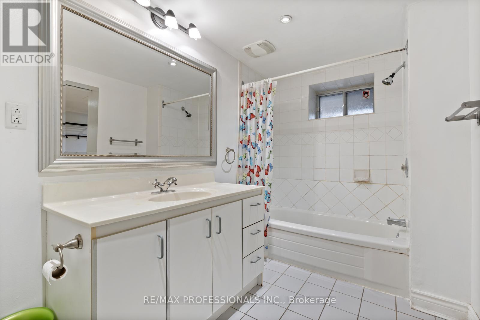 179 Marion Street, Toronto (High Park-Swansea), Ontario  M6R 1E9 - Photo 35 - W12051307