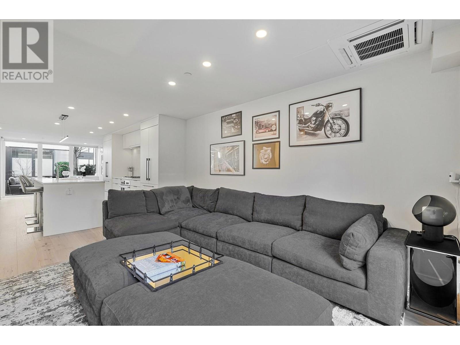 101 649 E 3rd Street, North Vancouver, British Columbia  V7L 1G6 - Photo 10 - R2978351