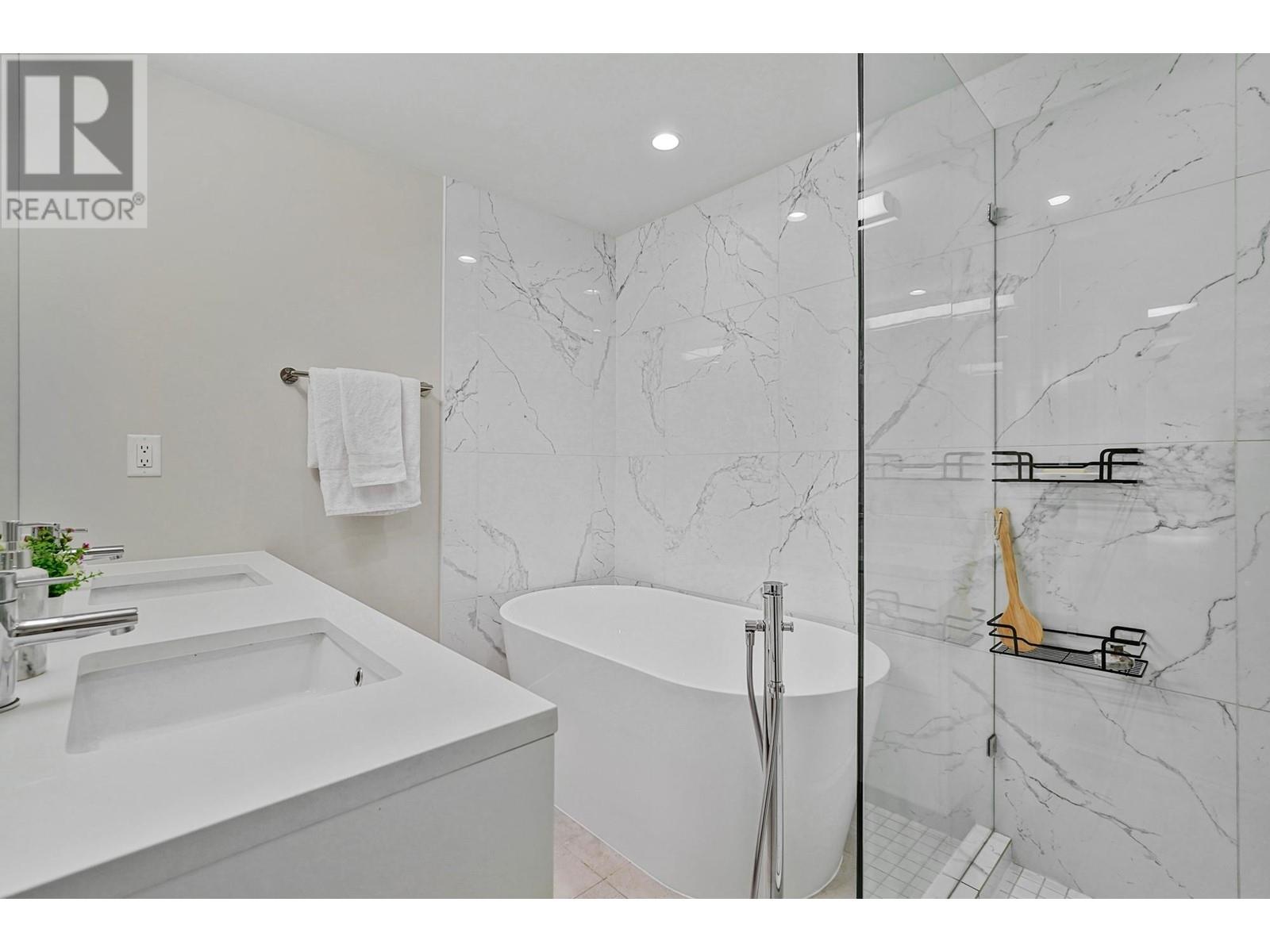 101 649 E 3rd Street, North Vancouver, British Columbia  V7L 1G6 - Photo 21 - R2978351