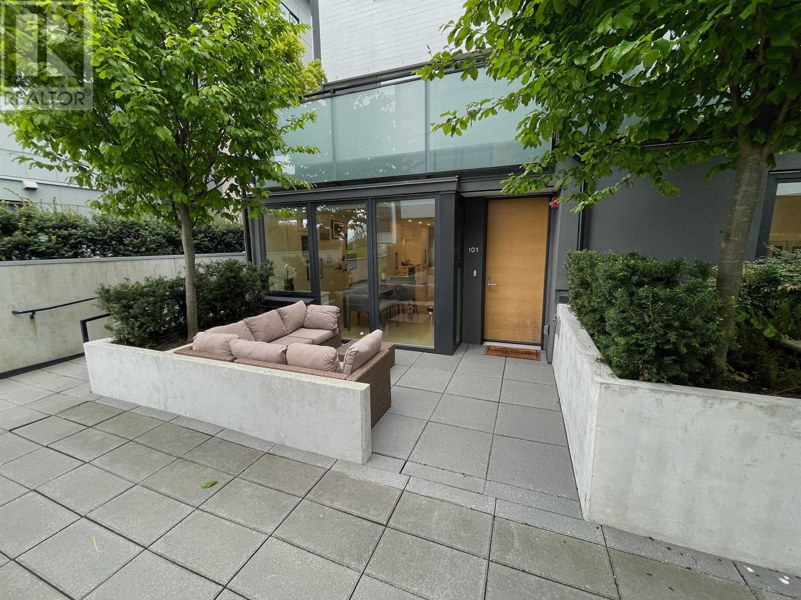 101 649 E 3RD STREET, north vancouver, British Columbia