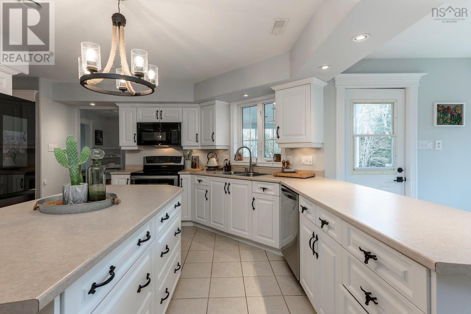 67 Taylor Drive, Windsor Junction, Nova Scotia  B2T 1K7 - Photo 12 - 202506294