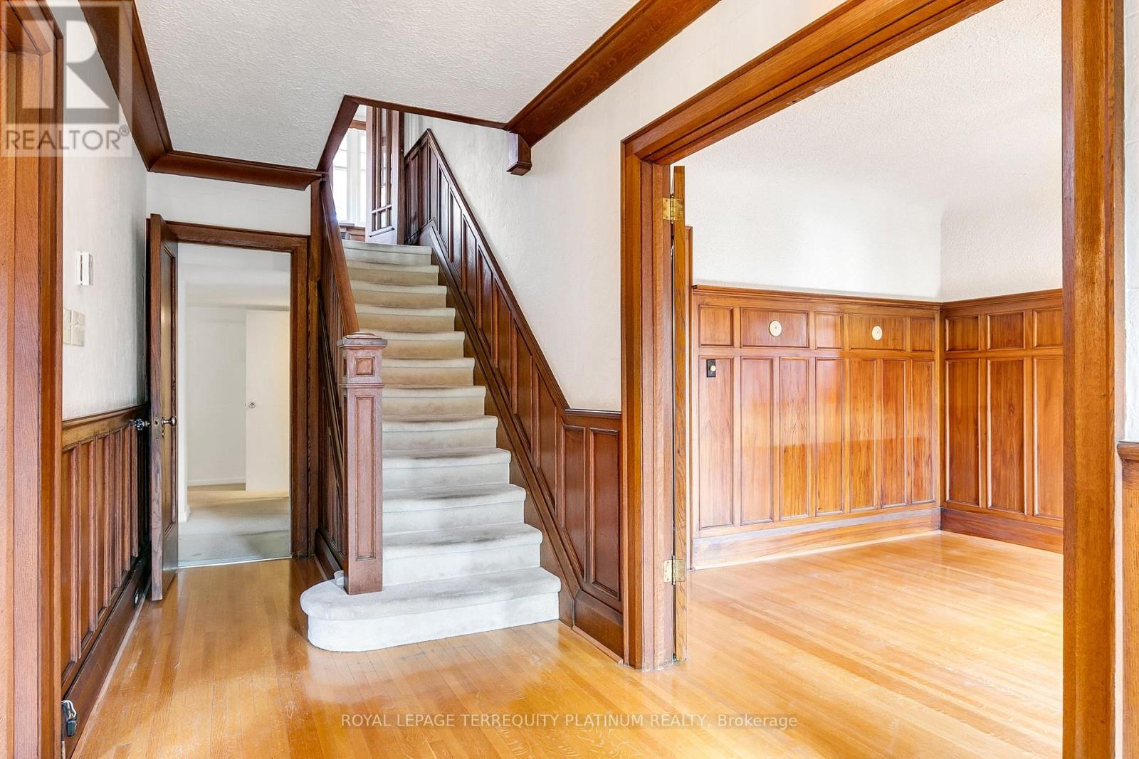 Property at 26 ST LEONARDS AVENUE image 4