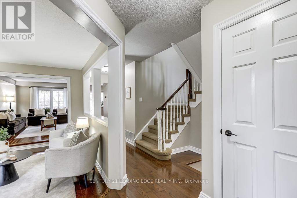 Property at 128 BASSETT BOULEVARD image 3