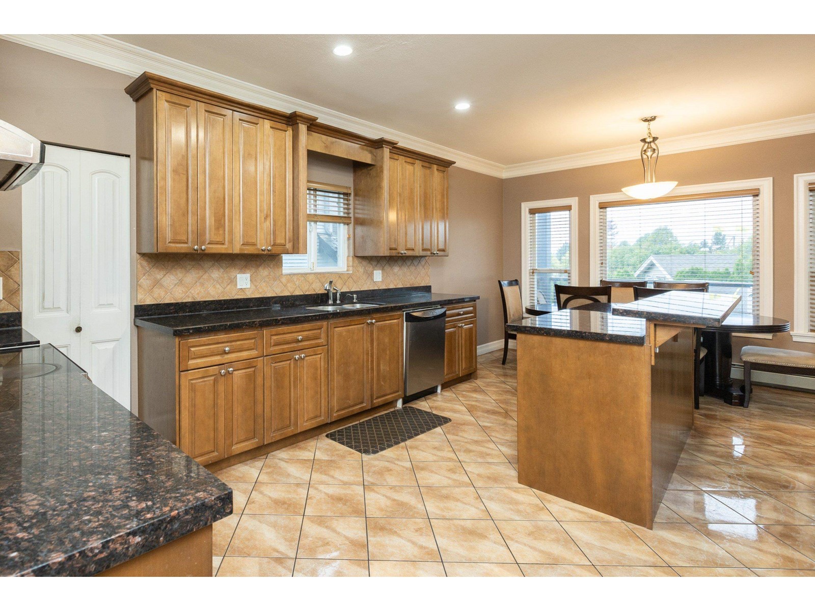 3415 Nightingale Drive, Abbotsford, British Columbia  V2T 5W3 - Photo 7 - R2983267