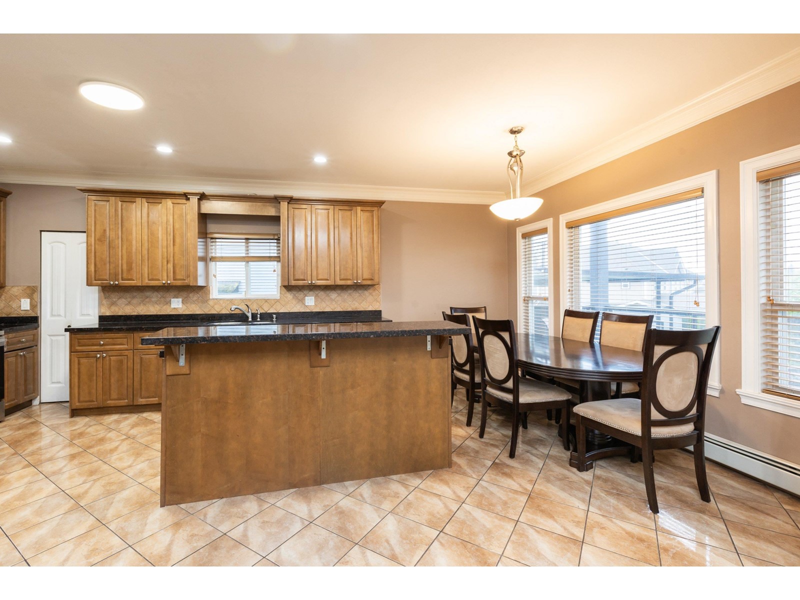 3415 Nightingale Drive, Abbotsford, British Columbia  V2T 5W3 - Photo 10 - R2983267