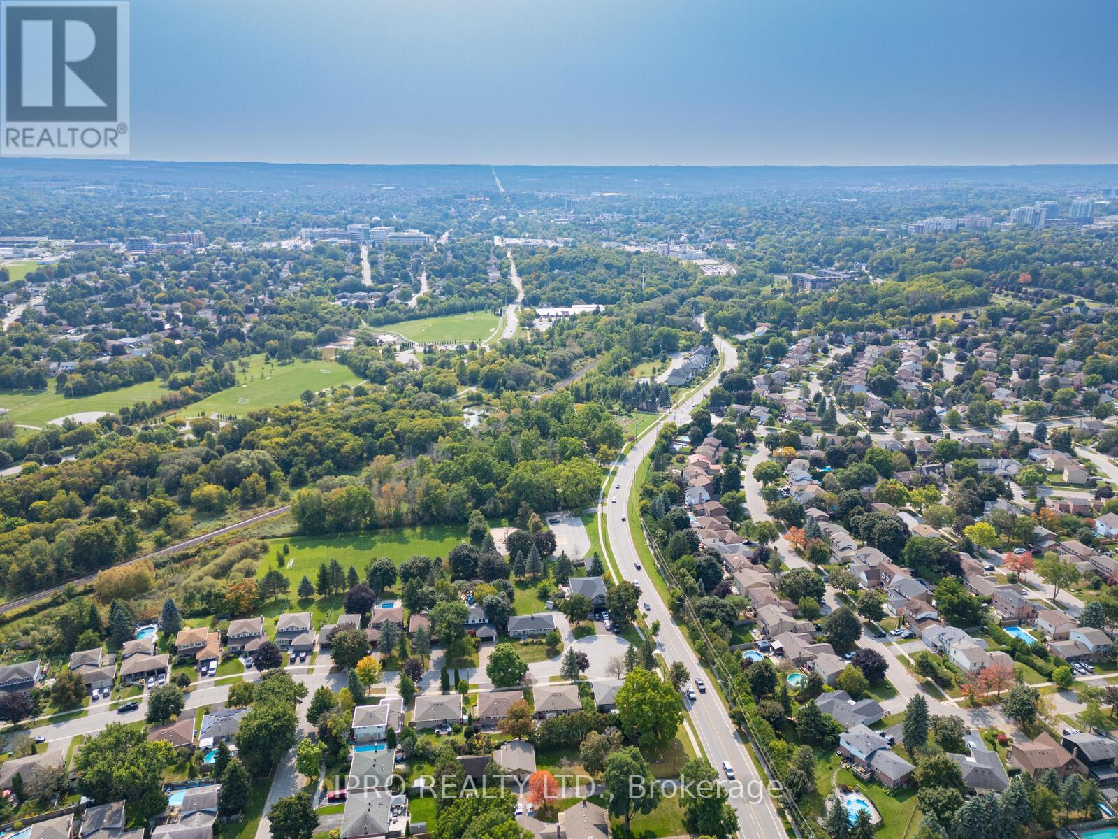 315 Main Street N, Newmarket, Ontario  L3Y 9A9 - Photo 3 - N12051430