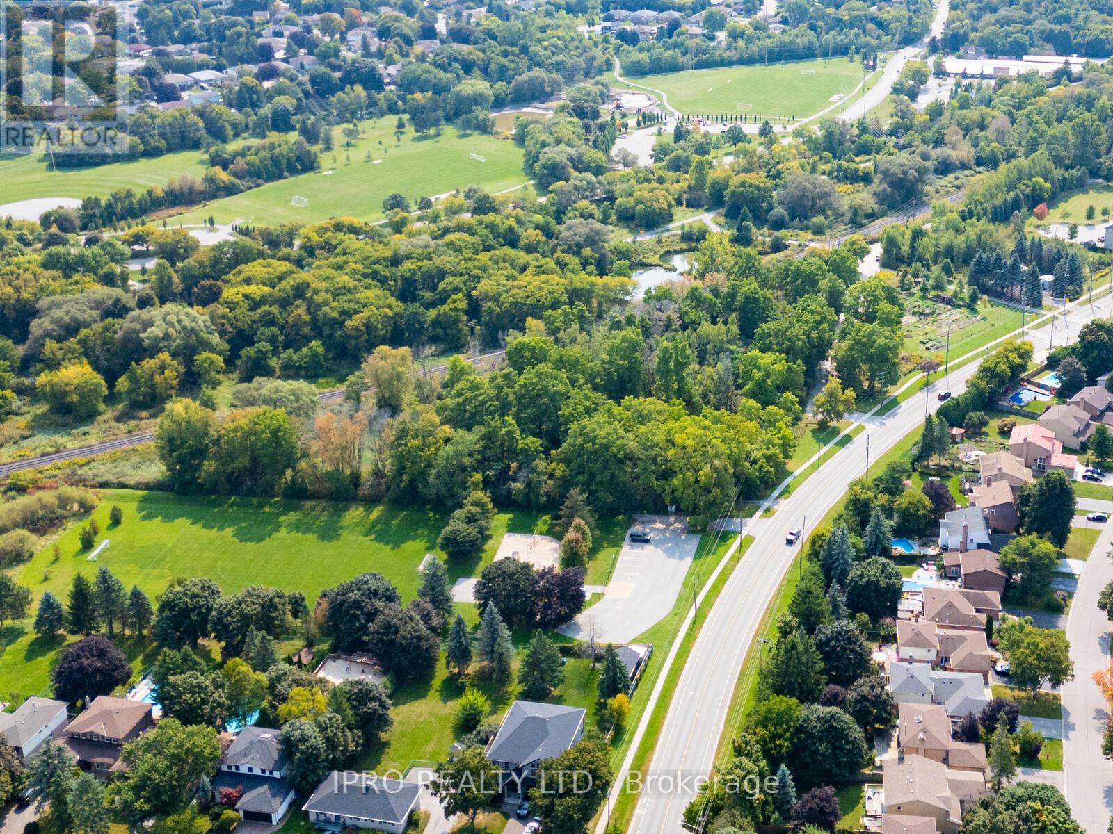 315 Main Street N, Newmarket, Ontario  L3Y 9A9 - Photo 4 - N12051430