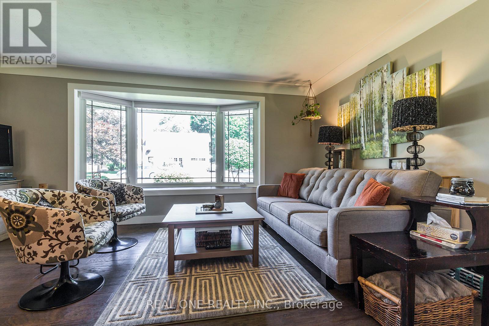 5222 Bromley Road, Burlington, Ontario  L7L 3E9 - Photo 8 - W12051493